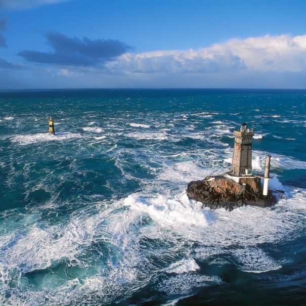 Vue aérienne du Phare de la Vieille Pointe du Raz