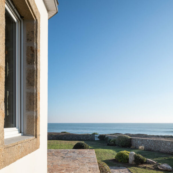 gîte de charme en Bretagne, la mer est au bout du jardin